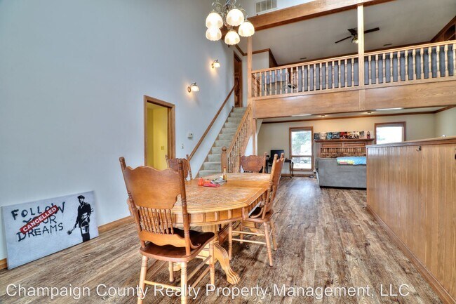 Building Photo - 3 br, 4 bath House - 5316 Trautlake Dr. S.