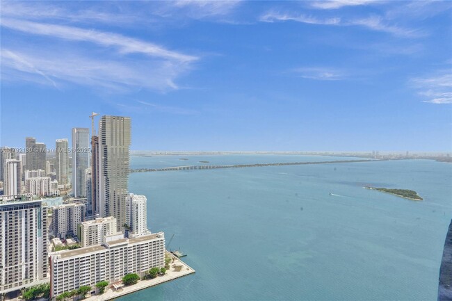 Building Photo - 1900 N Bayshore Dr