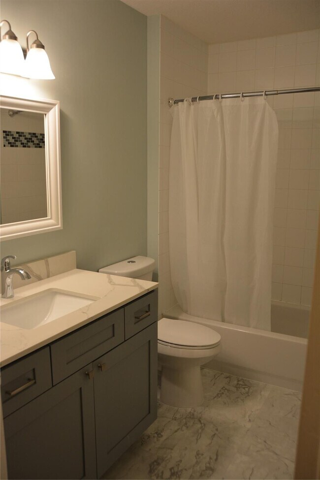 Building Photo - 4030 NW 90th Way