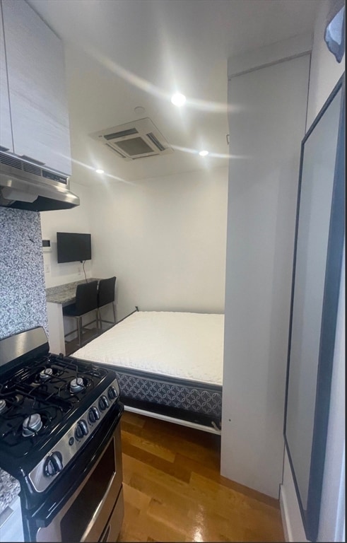 Building Photo - 21 5th St