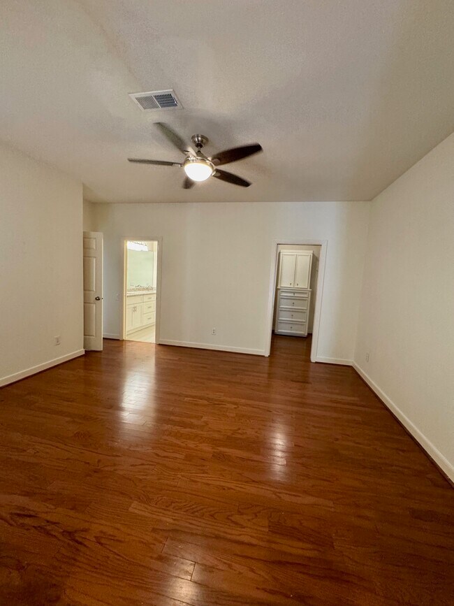 Building Photo - 11862 Taylorcrest Rd