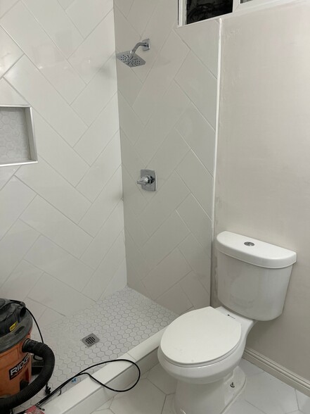 Building Photo - 6835 Newell St