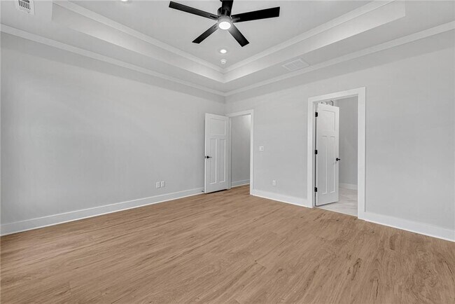 Building Photo - 1850 Momi St