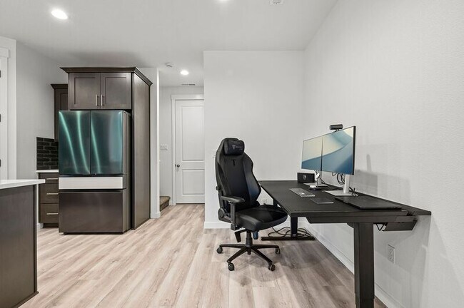 Building Photo - 18006 NE 47th Ave