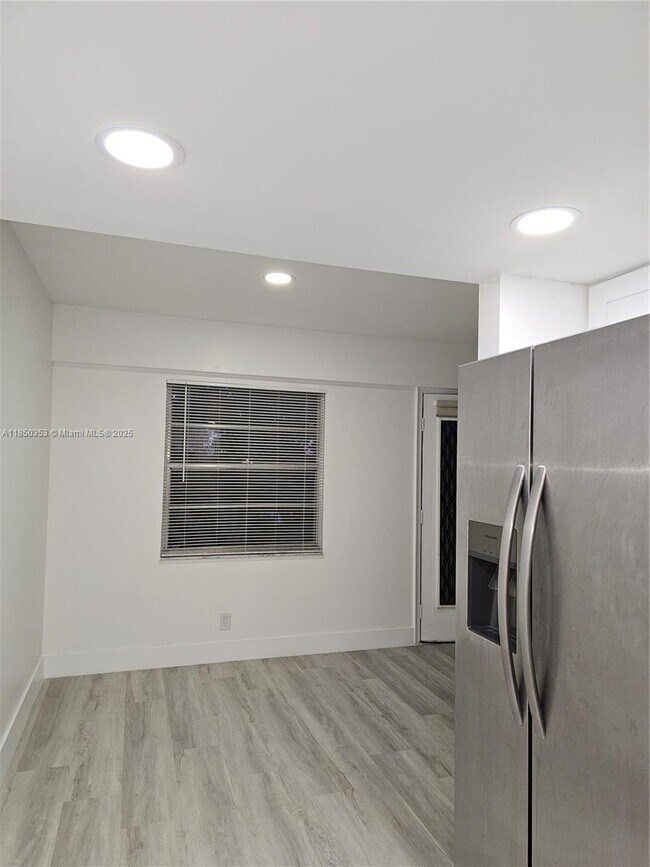 Building Photo - 13550 SW 6th Ct
