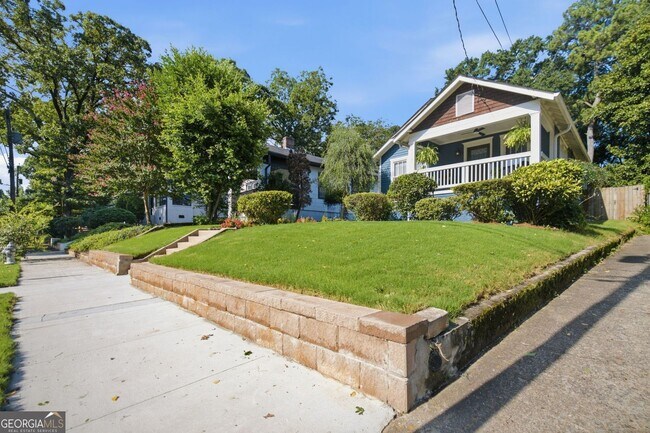 Building Photo - 379 Patterson Ave SE