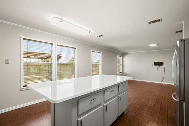 Building Photo - 12028 Plains Valley Dr