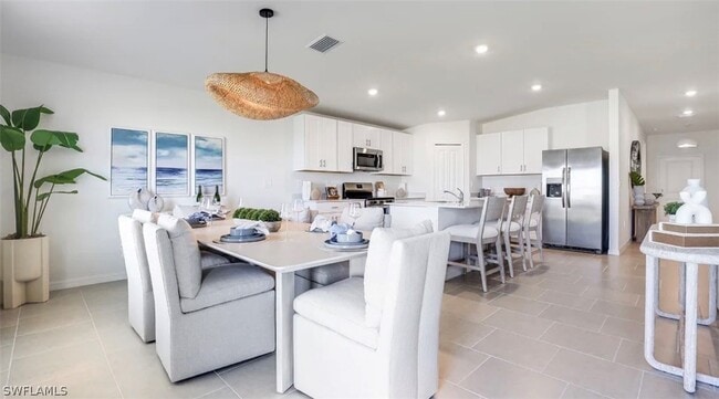 Building Photo - 329 Marta Dr