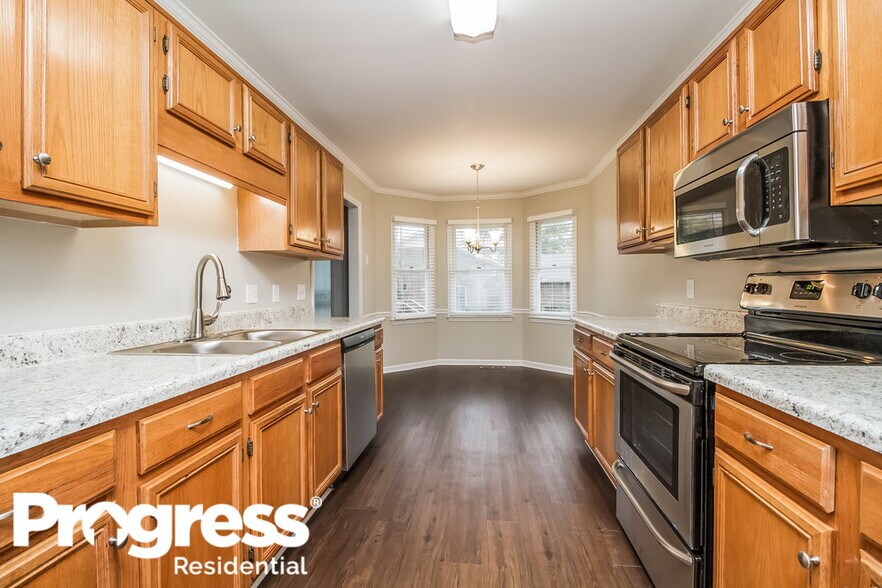 Building Photo - 2140 Liberty Dr