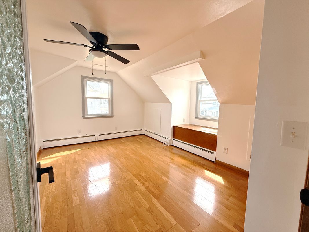 Building Photo - 91 Enright St