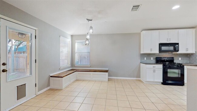 Building Photo - 221 Creek Ridge Ln