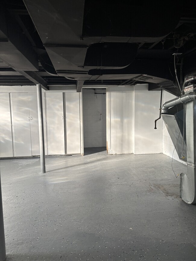 Building Photo - 8064 Suzanne Ave