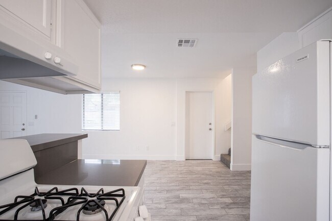 Building Photo - 32955 Canyon Vista Rd