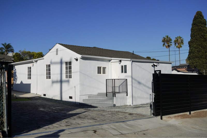 Primary Photo - 3053 Valle Ave