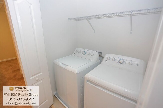 Building Photo - Move-In Special Captivating Lakeland Rental