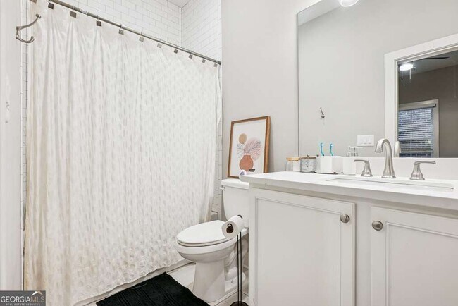 Building Photo - 144 1st Ave NW