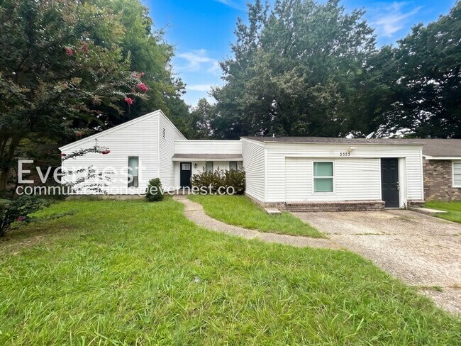 Building Photo - 3333 Leschallas Dr