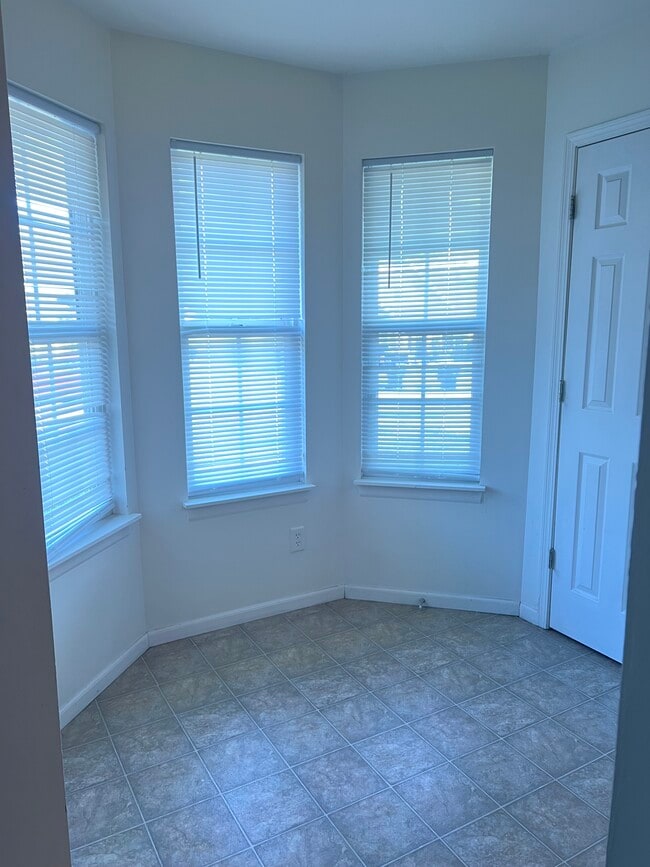 Building Photo - 2303 E 27th Terrace