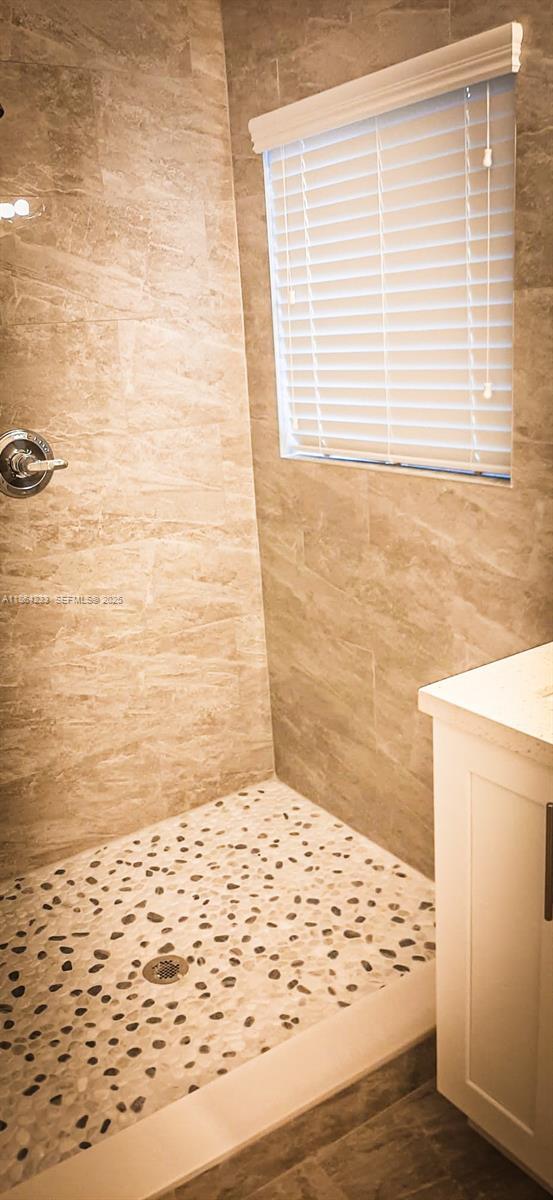 Building Photo - 2208 SW 3rd Ave