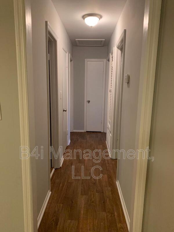 Building Photo - 3025 Sprucewood Dr