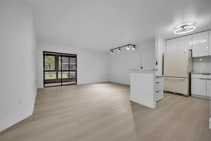 Building Photo - 9514 N Belfort Cir