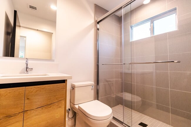 Building Photo - 5020 Pickford St