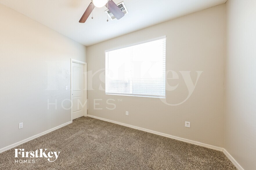 Building Photo - 4841 S 21st St