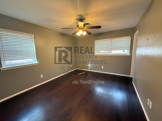 Building Photo - 5133 Kirk Dr