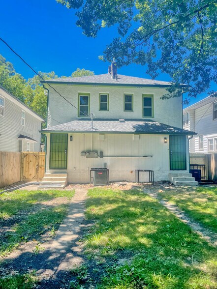 Building Photo - 1121 N Dearborn St