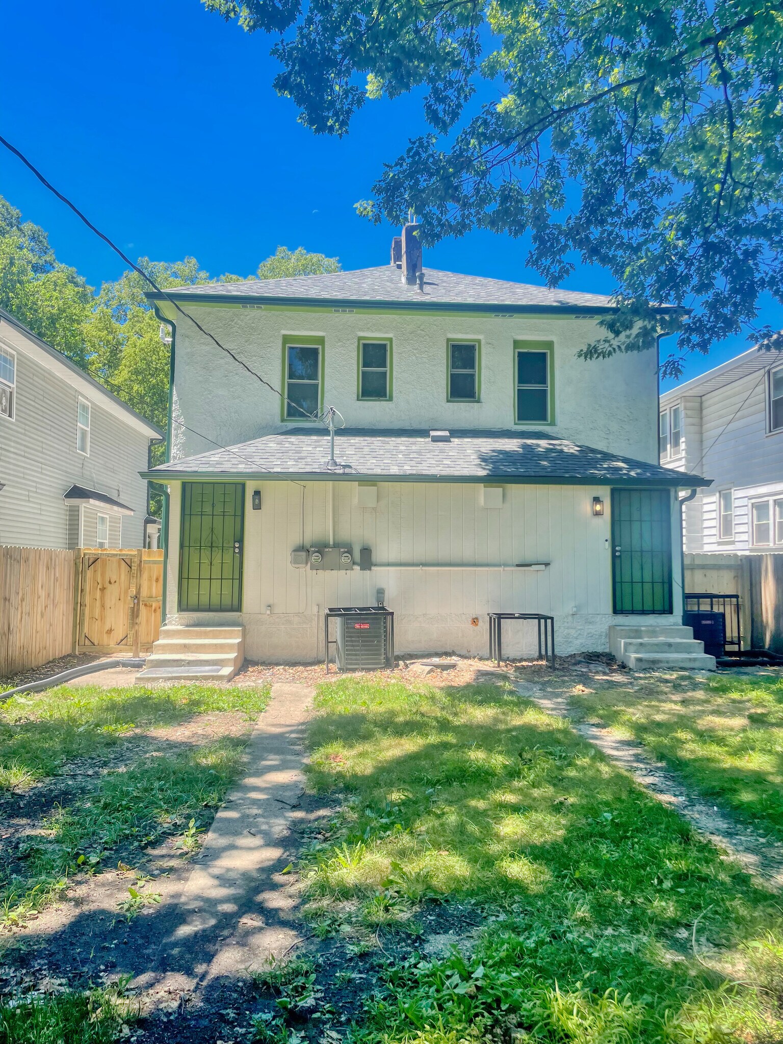 Building Photo - 1121 N Dearborn St