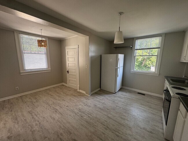 Building Photo - Charming 1 BR apartment on N. Person St. s...