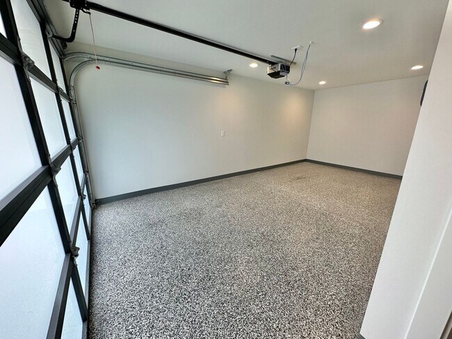 Building Photo - Stunning Queen Anne Home - Incredible Views! Available 10/1/2026!