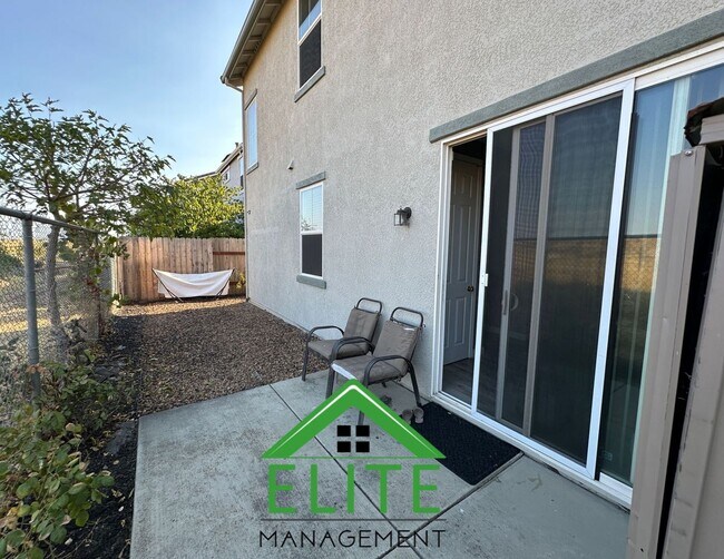 Building Photo - Beautiful 3-Bedroom Home in Desirable Nort...