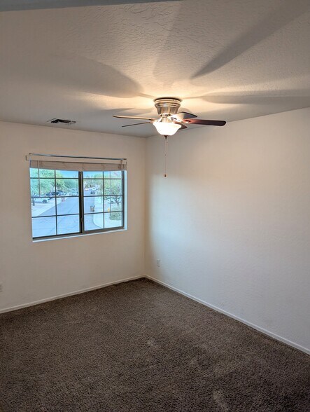 Building Photo - 33966 N Mercedes Dr