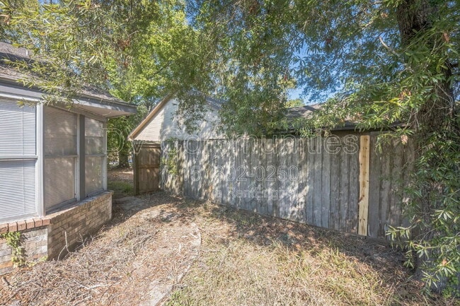 Building Photo - 9830 Cherokee St