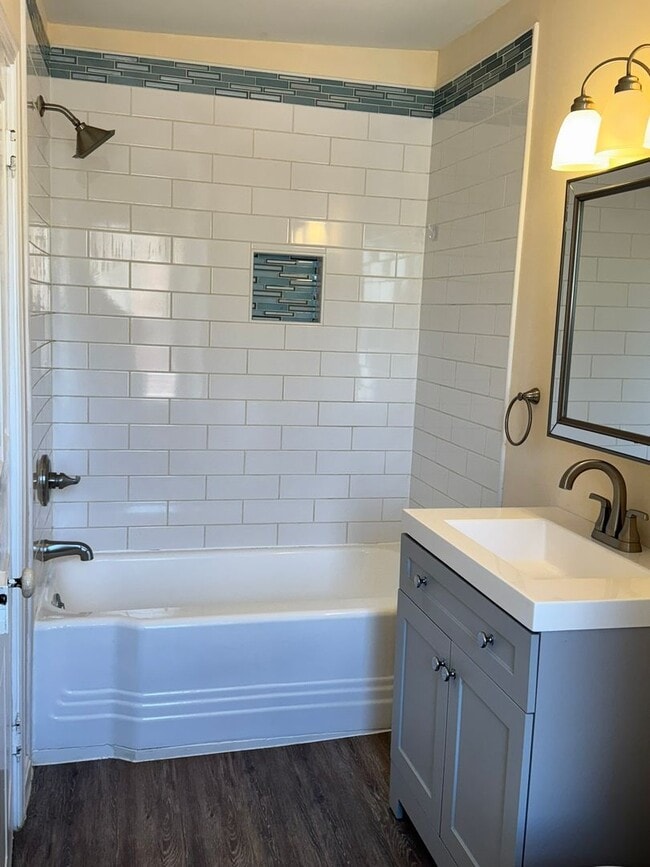 Building Photo - 301 N Catherine St