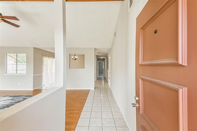 Building Photo - 5523 Bridge Forest Dr