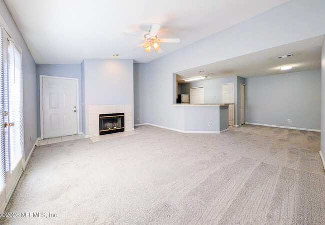 Building Photo - 13715 Richmond Park Dr N
