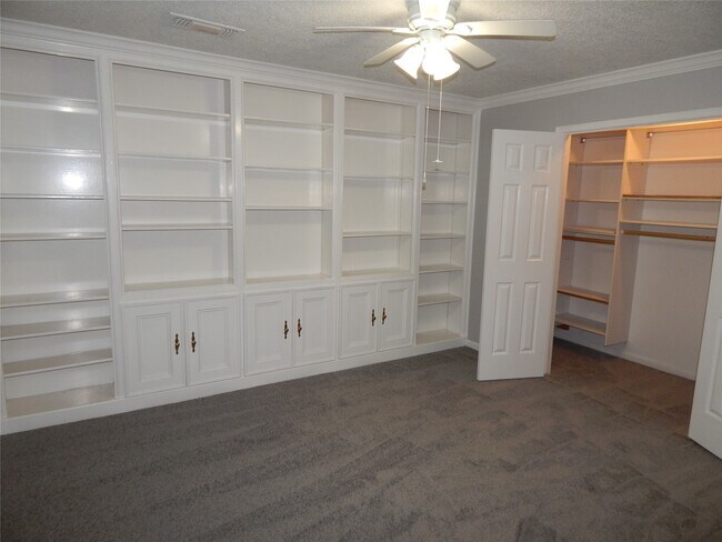 Building Photo - 22430 S Rebecca Burwell Ln