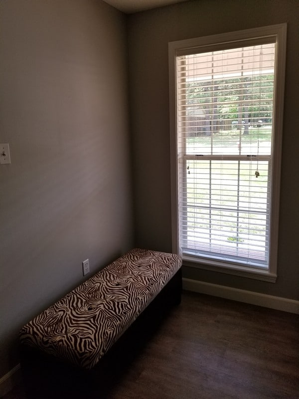 Building Photo - 2000 Ridgewood Dr