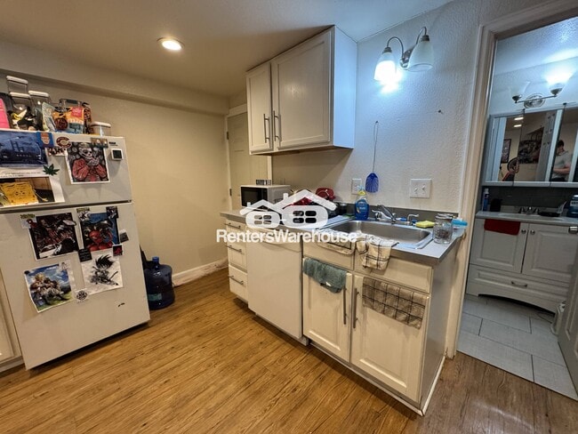 Building Photo - 8281 Solana Dr