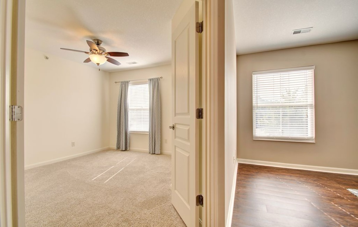 Building Photo - 2223 Rolling Hills Dr