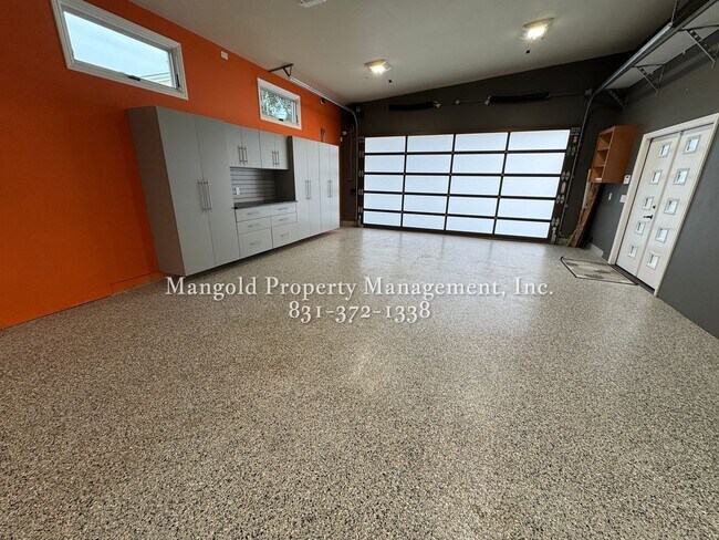 Building Photo - Stylish 2-Bed, 2-Bath Corner Lot Home with Modern Design and Spacious Outdoor Areas
