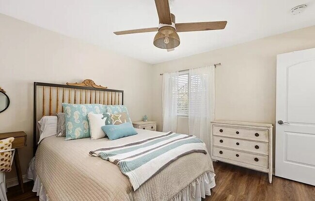 Building Photo - Upscale Living at Its Finest
