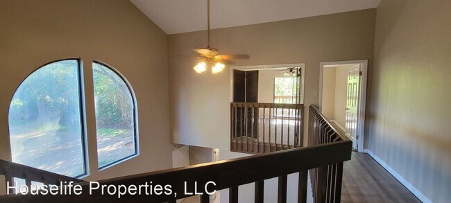 Building Photo - 3 br, 2 bath House - 3358 Eastwood Dr