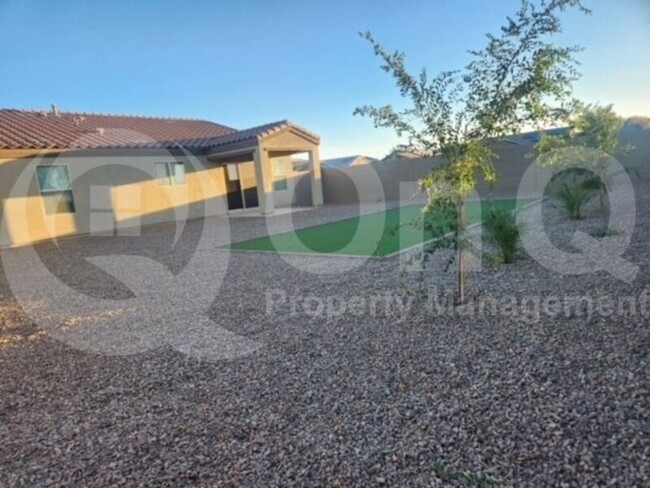 Building Photo - 1547 E Desert Breeze Dr