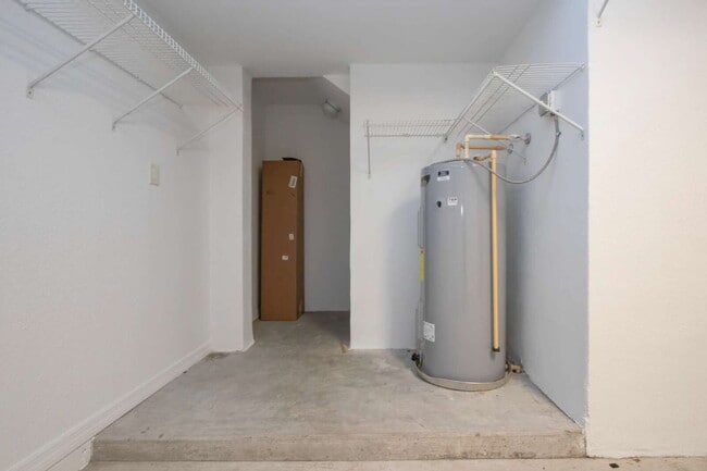 Building Photo - 7117 Strand Cir