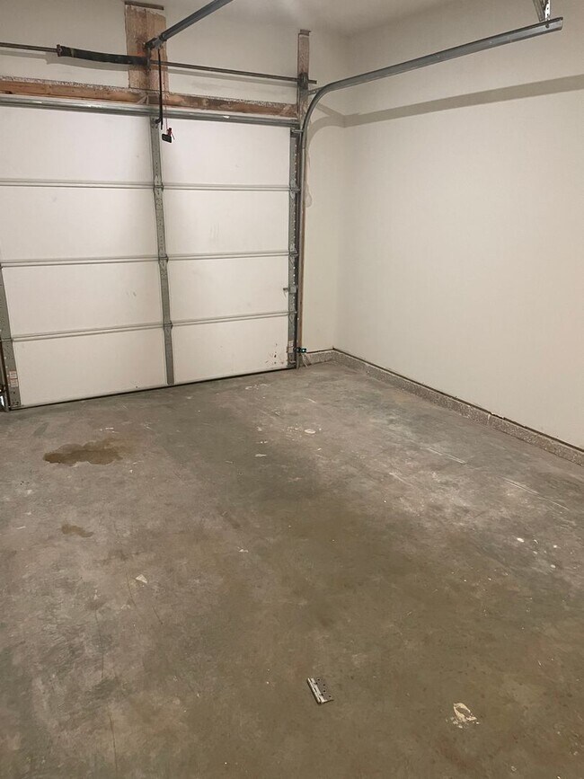 Building Photo - 801 N Nettleton Ave