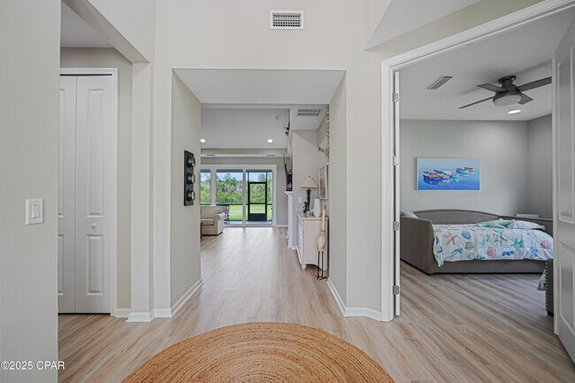 Building Photo - 9431 Paradise Dr