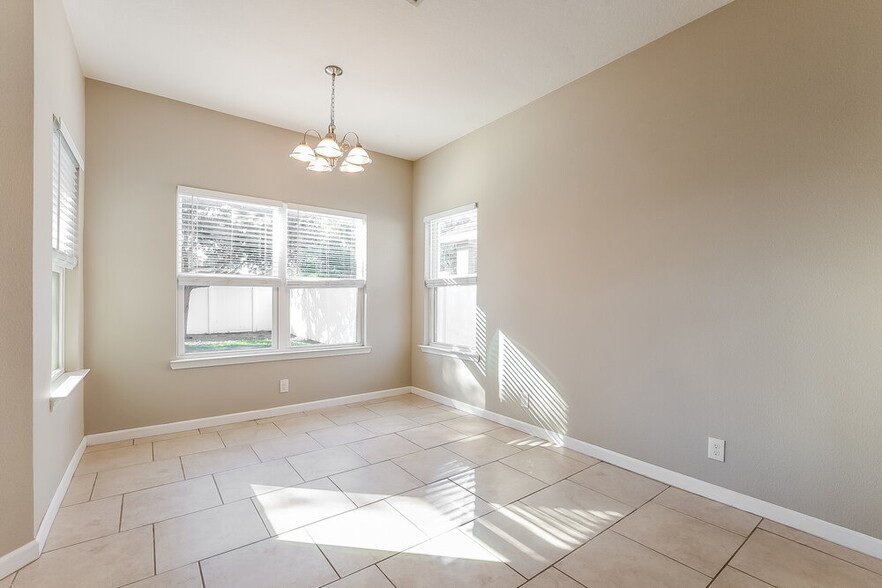 Building Photo - 1716 Hawksbill Ln